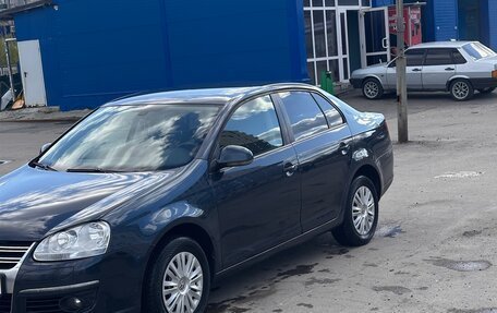 Volkswagen Jetta VI, 2010 год, 635 000 рублей, 3 фотография