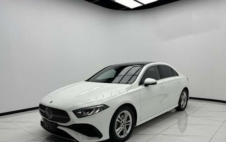 Mercedes-Benz A-Класс, 2022 год, 2 200 000 рублей, 7 фотография