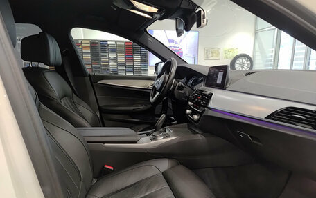 BMW 5 серия, 2018 год, 3 600 000 рублей, 13 фотография
