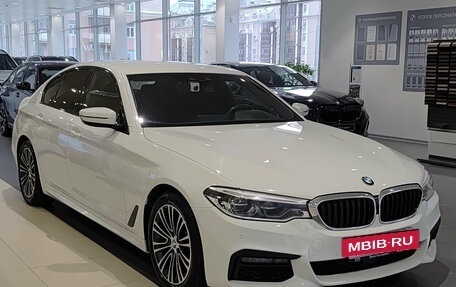 BMW 5 серия, 2018 год, 3 600 000 рублей, 3 фотография