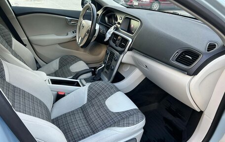 Volvo V40 Cross Country I, 2018 год, 1 799 000 рублей, 9 фотография