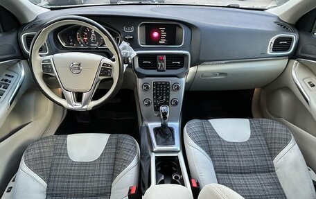 Volvo V40 Cross Country I, 2018 год, 1 799 000 рублей, 11 фотография