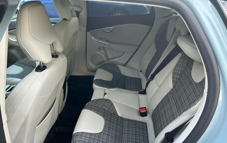 Volvo V40 Cross Country I, 2018 год, 1 799 000 рублей, 12 фотография