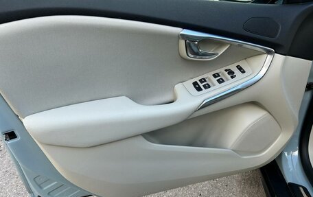 Volvo V40 Cross Country I, 2018 год, 1 799 000 рублей, 15 фотография