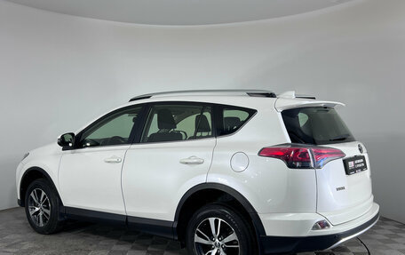 Toyota RAV4, 2015 год, 2 147 000 рублей, 6 фотография