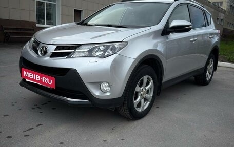 Toyota RAV4, 2014 год, 1 950 000 рублей, 3 фотография