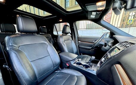 Ford Explorer VI, 2018 год, 4 250 000 рублей, 17 фотография