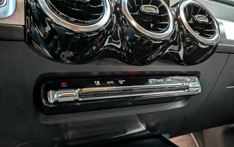Mercedes-Benz GLB, 2021 год, 4 290 000 рублей, 21 фотография