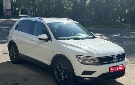Volkswagen Tiguan II, 2018 год, 2 050 000 рублей, 1 фотография