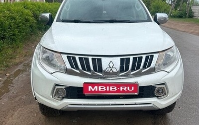 Mitsubishi L200 IV рестайлинг, 2015 год, 2 010 000 рублей, 1 фотография