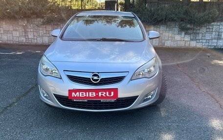 Opel Astra J, 2012 год, 800 000 рублей, 2 фотография