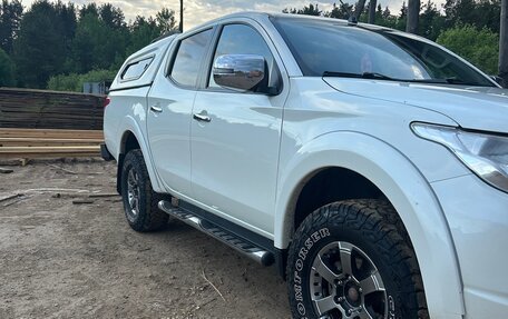 Mitsubishi L200 IV рестайлинг, 2015 год, 2 010 000 рублей, 11 фотография