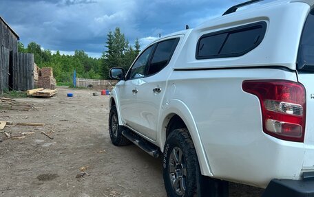 Mitsubishi L200 IV рестайлинг, 2015 год, 2 010 000 рублей, 8 фотография