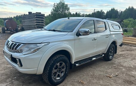 Mitsubishi L200 IV рестайлинг, 2015 год, 2 010 000 рублей, 12 фотография