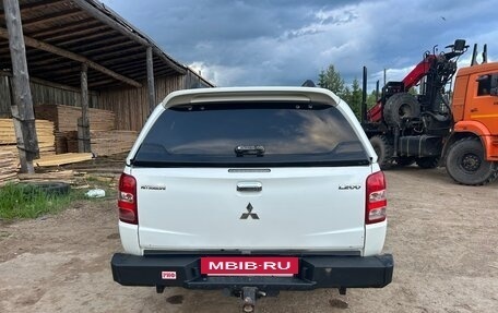 Mitsubishi L200 IV рестайлинг, 2015 год, 2 010 000 рублей, 10 фотография