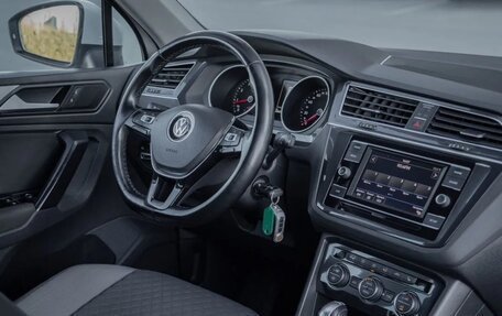 Volkswagen Tiguan II, 2018 год, 2 050 000 рублей, 4 фотография