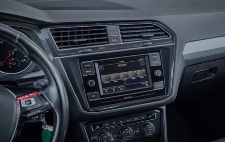 Volkswagen Tiguan II, 2018 год, 2 050 000 рублей, 6 фотография