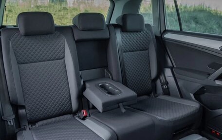 Volkswagen Tiguan II, 2018 год, 2 050 000 рублей, 7 фотография