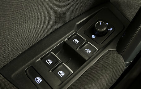 Volkswagen Tiguan II, 2018 год, 2 550 000 рублей, 10 фотография