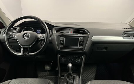 Volkswagen Tiguan II, 2018 год, 2 550 000 рублей, 19 фотография