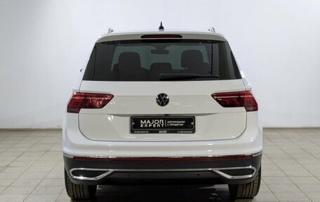 Volkswagen Tiguan II, 2021 год, 3 050 000 рублей, 16 фотография