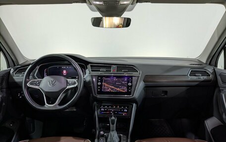 Volkswagen Tiguan II, 2021 год, 3 050 000 рублей, 28 фотография
