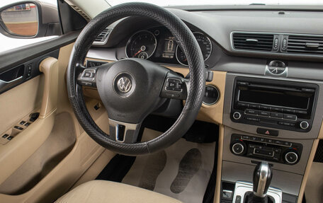 Volkswagen Passat B7, 2011 год, 849 000 рублей, 14 фотография