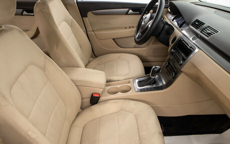 Volkswagen Passat B7, 2011 год, 849 000 рублей, 21 фотография