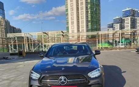 Mercedes-Benz E-Класс, 2021 год, 4 900 000 рублей, 2 фотография