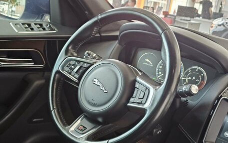 Jaguar F-Pace, 2016 год, 3 269 000 рублей, 22 фотография