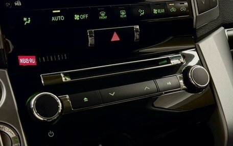 Toyota Land Cruiser 200, 2015 год, 3 740 000 рублей, 16 фотография