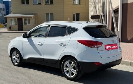Hyundai ix35 I рестайлинг, 2010 год, 899 999 рублей, 4 фотография