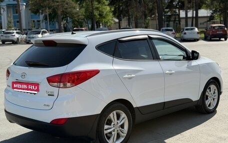 Hyundai ix35 I рестайлинг, 2010 год, 899 999 рублей, 6 фотография