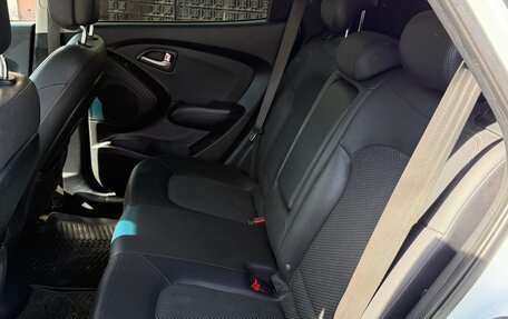 Hyundai ix35 I рестайлинг, 2010 год, 899 999 рублей, 14 фотография