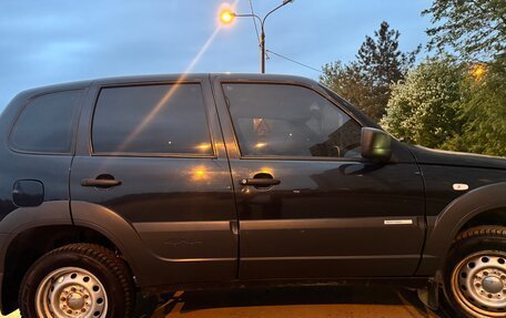 Chevrolet Niva I рестайлинг, 2012 год, 550 000 рублей, 6 фотография