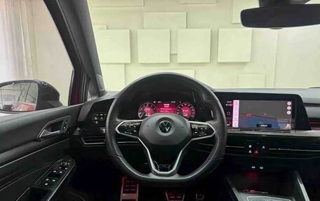 Volkswagen Golf VIII, 2022 год, 2 104 000 рублей, 11 фотография