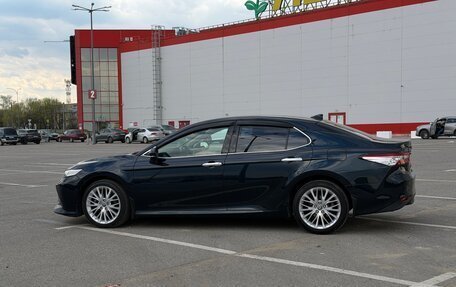 Toyota Camry, 2018 год, 2 535 000 рублей, 2 фотография