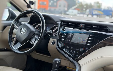 Toyota Camry, 2018 год, 2 535 000 рублей, 10 фотография