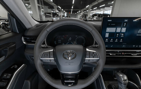 Toyota Highlander, 2026 год, 5 700 000 рублей, 5 фотография