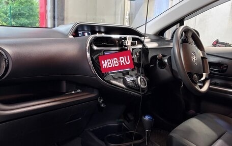 Toyota Aqua I, 2018 год, 1 160 000 рублей, 10 фотография