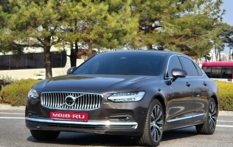 Volvo S90 II рестайлинг, 2024 год, 4 980 000 рублей, 1 фотография
