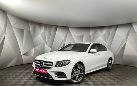 Mercedes-Benz E-Класс, 2019 год, 3 650 000 рублей, 1 фотография
