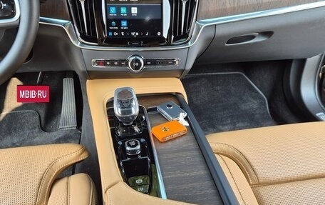 Volvo S90 II рестайлинг, 2024 год, 4 980 000 рублей, 7 фотография