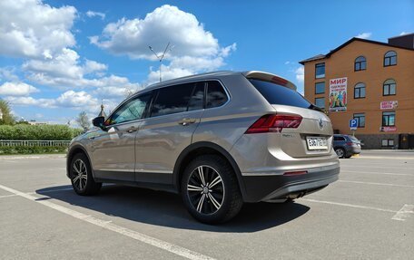 Volkswagen Tiguan II, 2017 год, 2 450 000 рублей, 5 фотография
