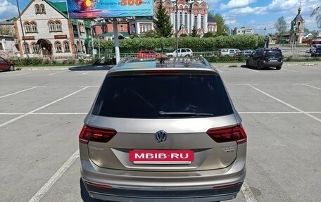 Volkswagen Tiguan II, 2017 год, 2 450 000 рублей, 6 фотография