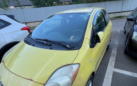 Toyota Yaris III рестайлинг, 2009 год, 580 000 рублей, 3 фотография