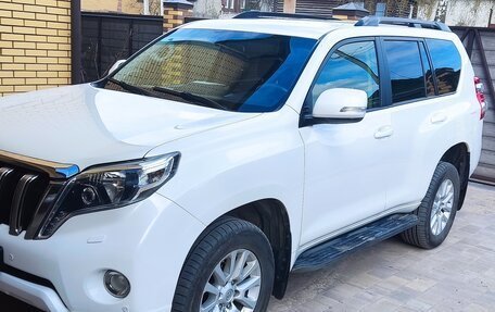 Toyota Land Cruiser Prado 150 рестайлинг 2, 2015 год, 3 390 000 рублей, 5 фотография