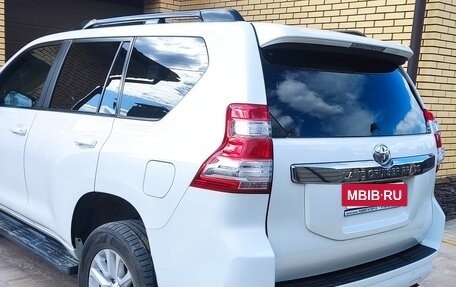 Toyota Land Cruiser Prado 150 рестайлинг 2, 2015 год, 3 390 000 рублей, 10 фотография