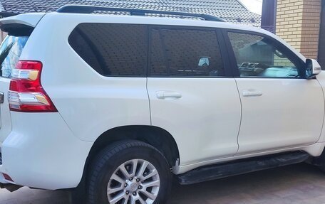 Toyota Land Cruiser Prado 150 рестайлинг 2, 2015 год, 3 390 000 рублей, 13 фотография
