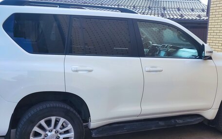 Toyota Land Cruiser Prado 150 рестайлинг 2, 2015 год, 3 390 000 рублей, 14 фотография